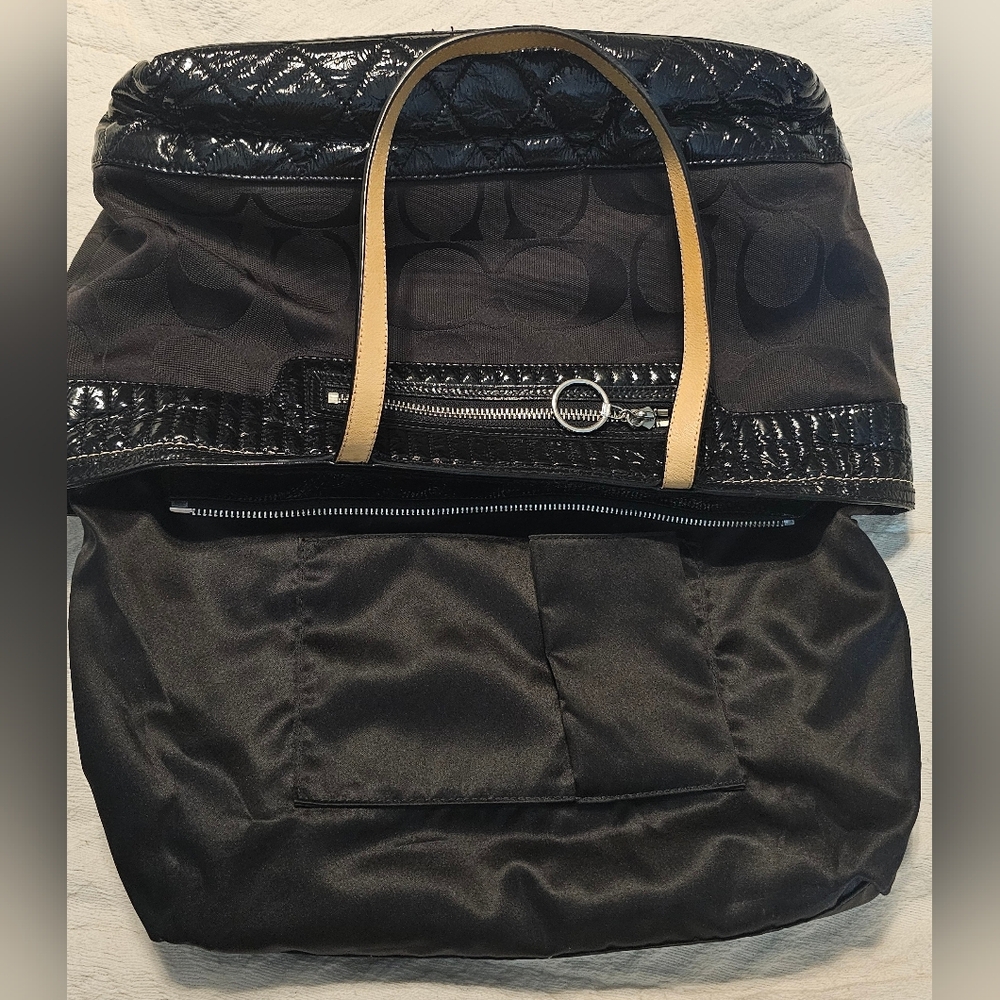Coach Black Quilted Patent Leather Poppy Black Tote EUC - Picture 16 of 16